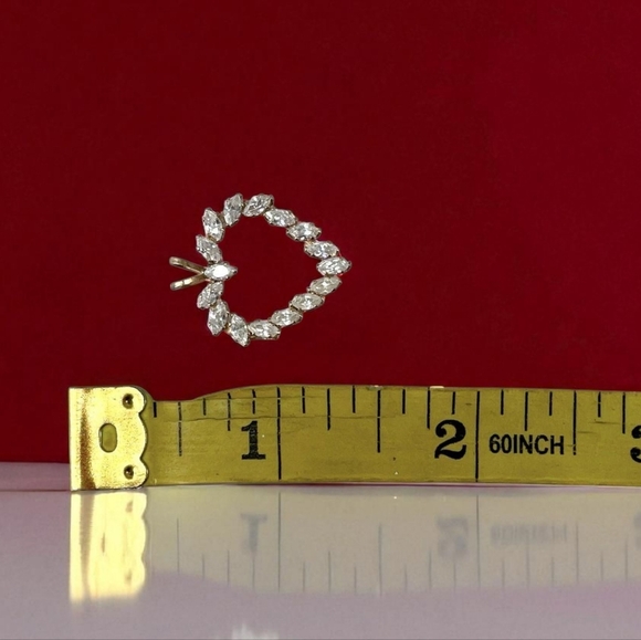 10K Yellow Gold Cubic Zirconia Heart Pendant 0.99g - Picture 4 of 6